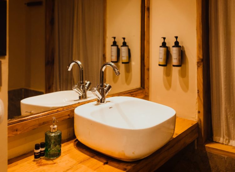 River Side Cottage Washroom